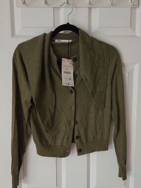 Zara Olive Green Button-Up Cropped Cardigan